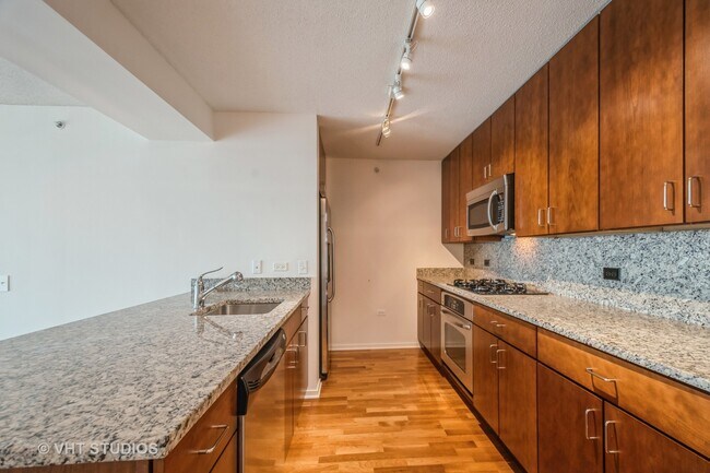 Foto del edificio - 9725 Woods Dr