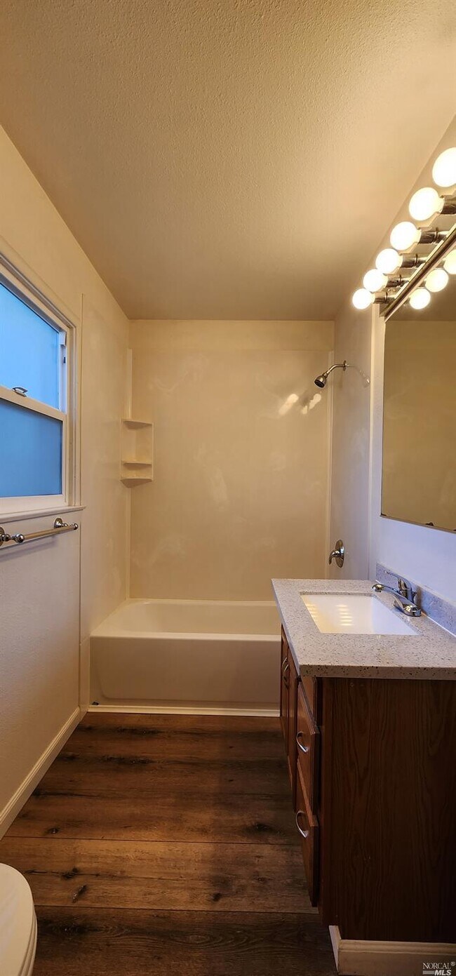 Foto del edificio - 401 Albacete Dr