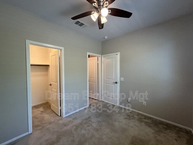 Building Photo - 609 Savi Dr