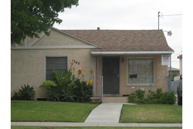 Building Photo - 1240 S Spruce St