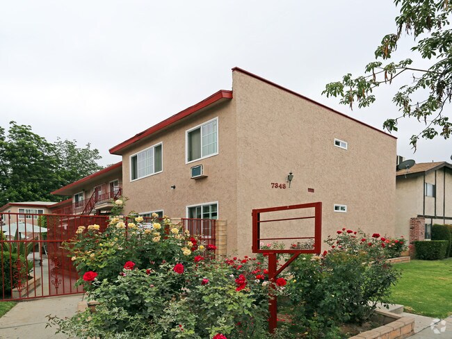 Foto del edificio - 7342-7348 Newlin Ave