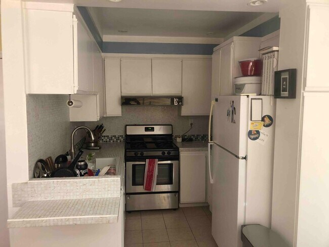 Foto del edificio - 1334 S Carmelina Ave