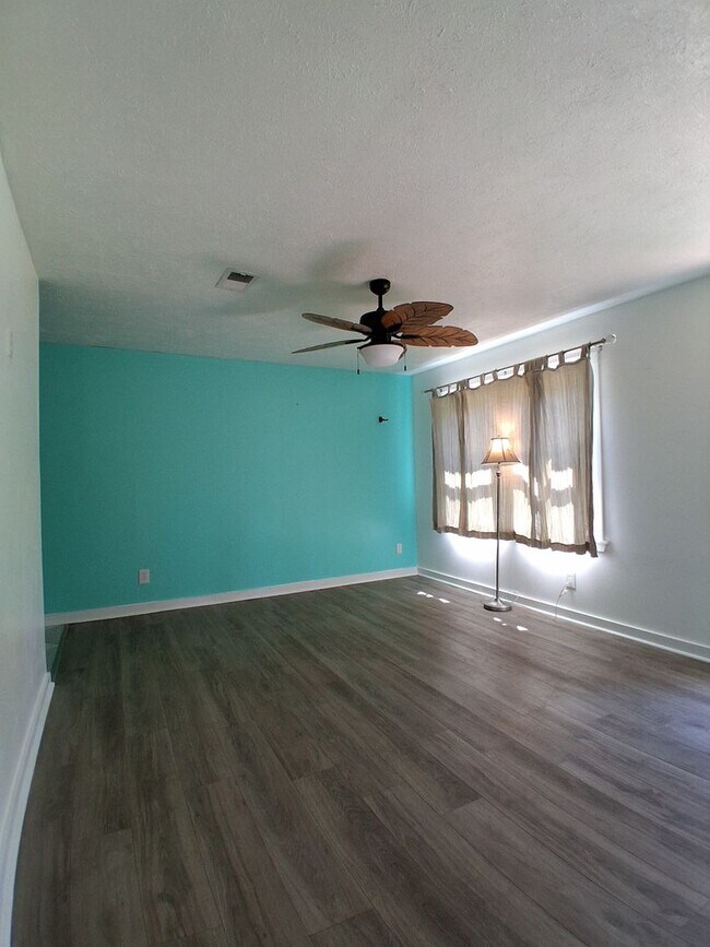 Foto del edificio - 4070 Long Line Ln