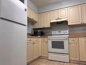 Building Photo - 14931 SW 82nd Ln