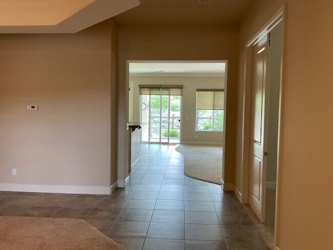Building Photo - Del Webb Home in Somersett Over 55