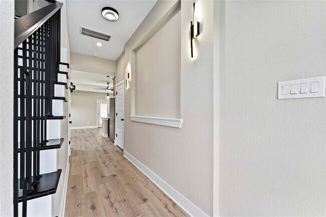 Foto del edificio - 9227 Ashville Dr