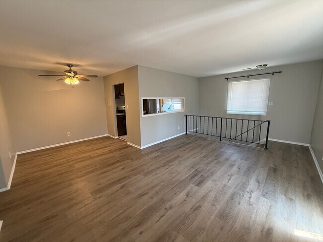 Foto del edificio - 6885 Fillmore Dr
