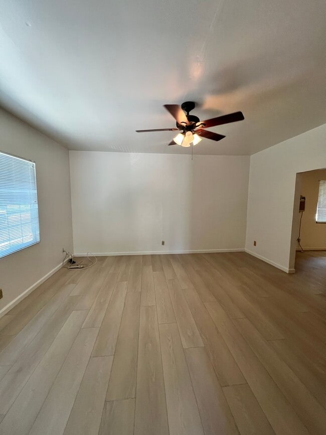 Building Photo - Remodeled 3 Bd/ 1Ba House