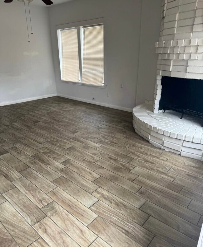 Foto del edificio - 6814 Sherman St