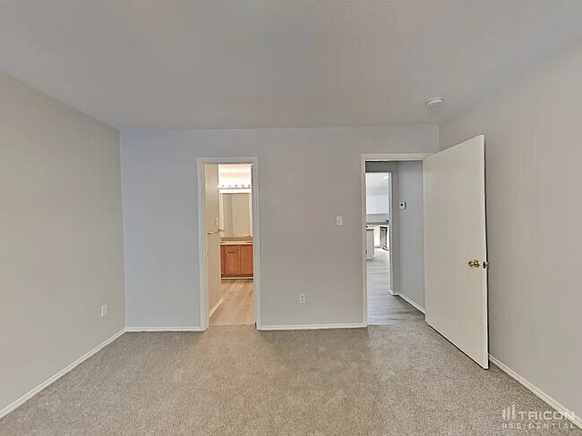 Foto del edificio - 704 W Colony Dr