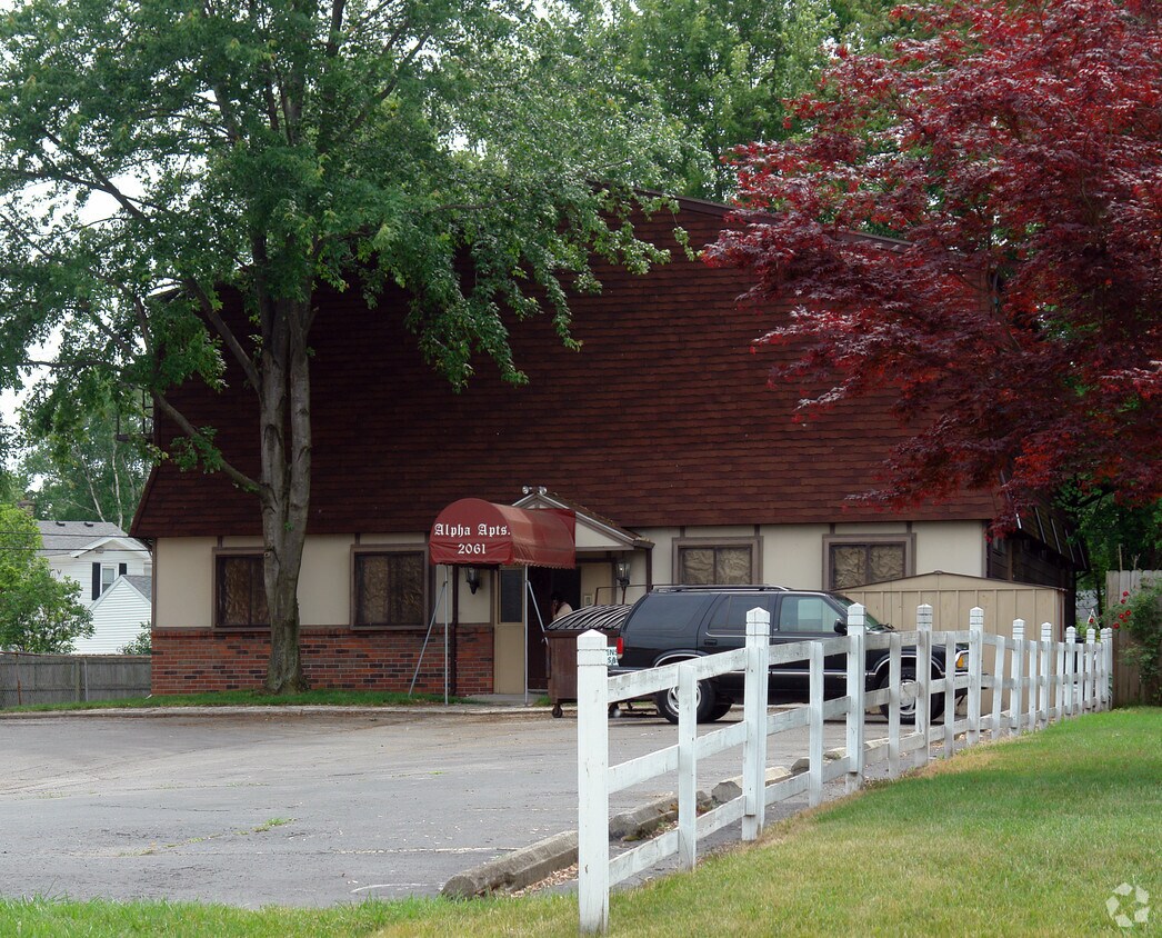Building Photo - 2061 Tremainsville Rd