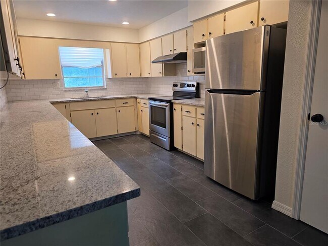 Foto del edificio - 5611 6th St