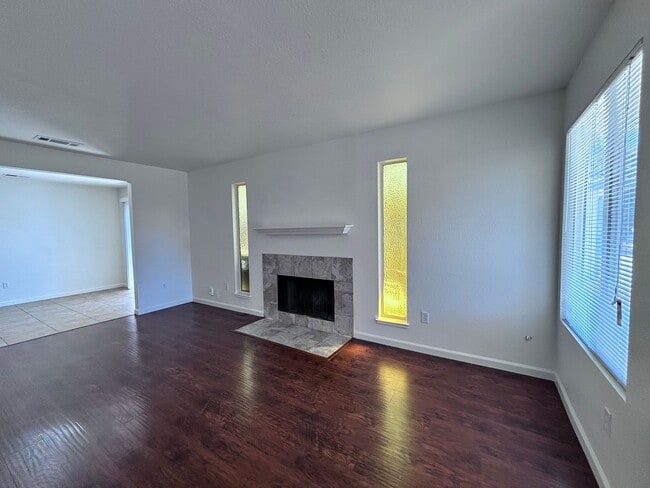 Building Photo - 3148-3150 Laurelhurst Drive