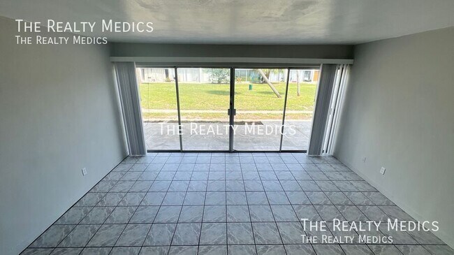 Building Photo - 1010 N Fiske Blvd