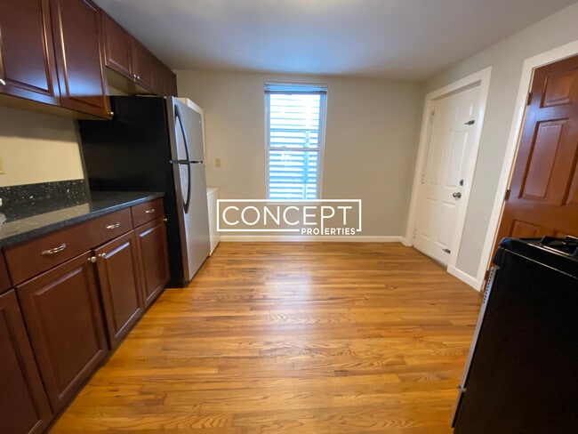 Building Photo - 429 Franklin St