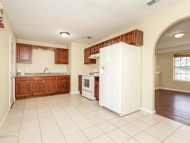 Foto del edificio - 5117 Potomac Dr