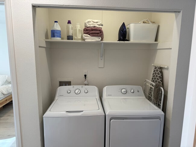 Building Photo - 1752 Azalea Dr