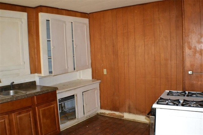 Building Photo - 2711 W Walker St