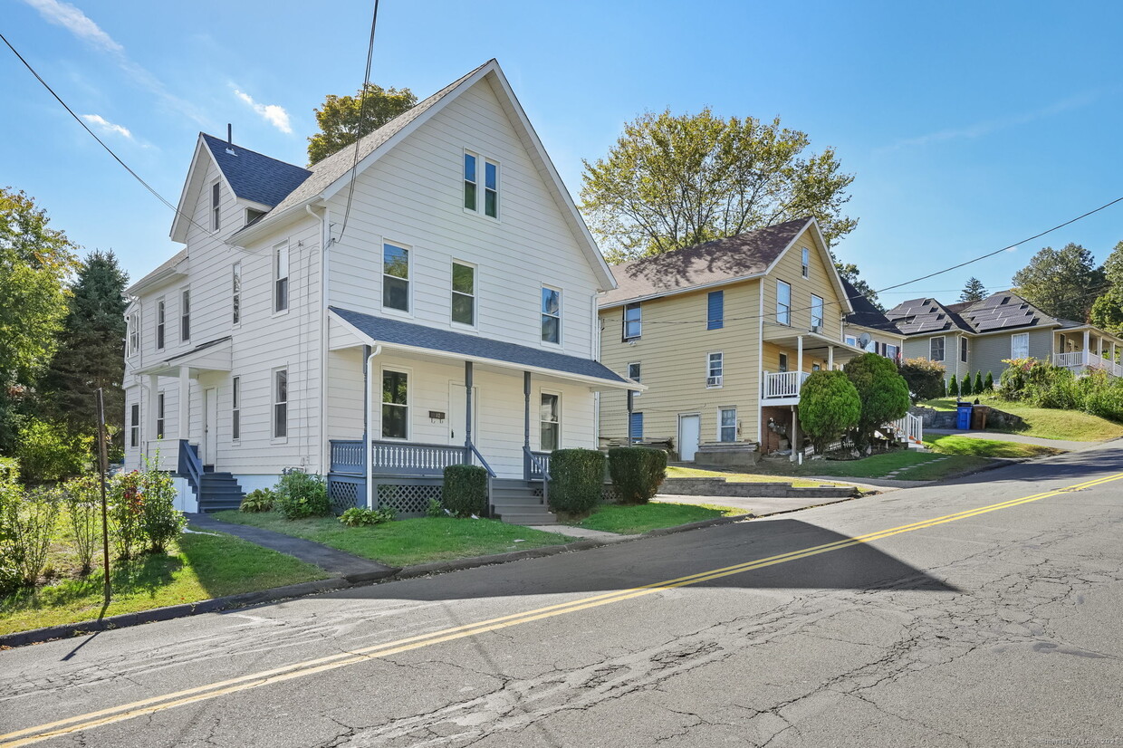 Foto principal - 10 Perry Hill Rd