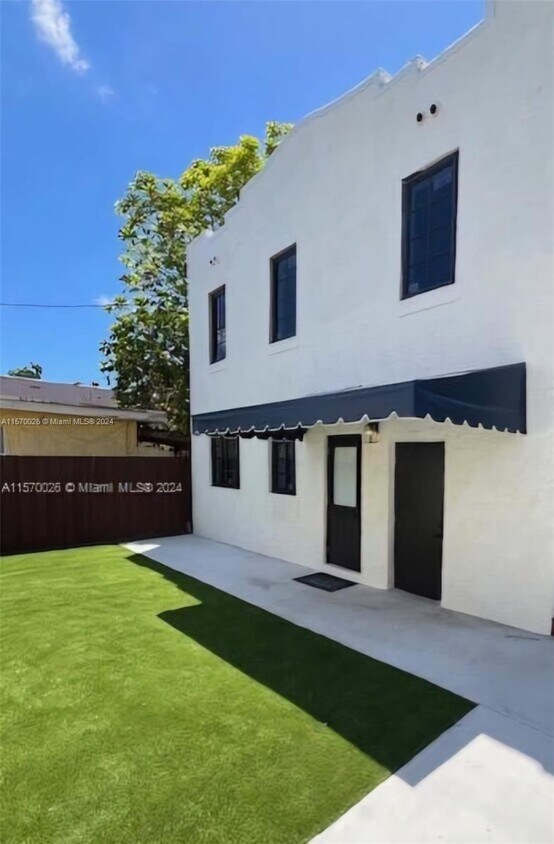 Foto principal - 1746 SW 12th St
