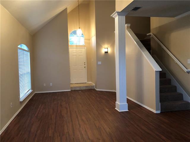 Building Photo - 2225 Brookview Dr