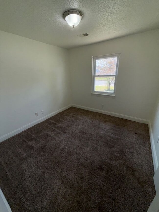 Building Photo - 904 Judson St