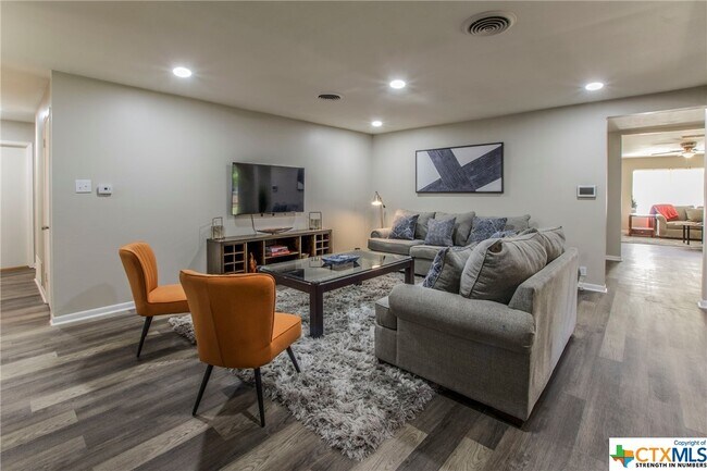 Foto del edificio - 2901 Forest Trail