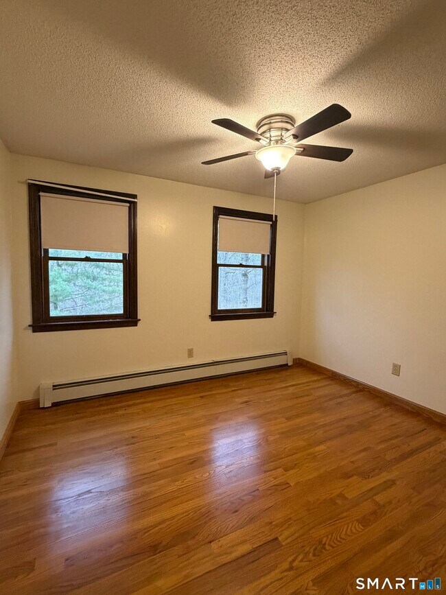 Foto del edificio - 8 Brook Ln