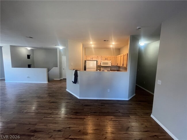 Building Photo - 8728 Red Rio Dr