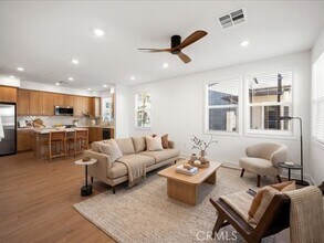 Building Photo - 1720 Park St