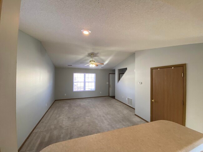 Building Photo - 2122 Old Plank Village Dr