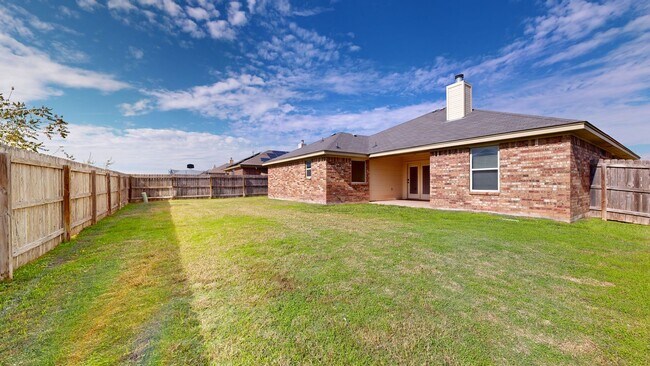 Building Photo - AVAILABLE NOW READY FOR IMMEDIATE OCCUPANC...