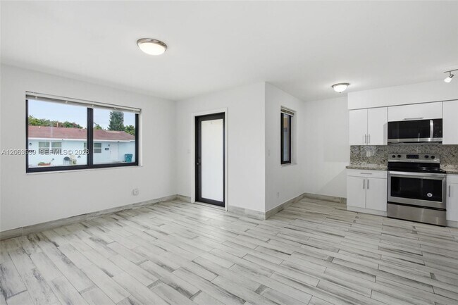 Foto del edificio - 2627 SW 29th Ave