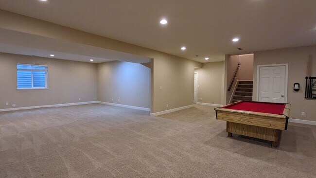 Building Photo - SPACIOUS RANCHER WITH FINISHED BASEMENT ON...