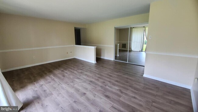 Building Photo - 762 Quince Orchard Blvd
