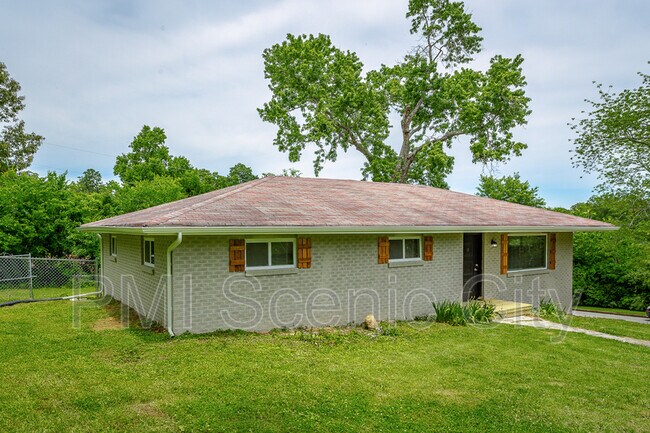 Foto del edificio - 1375 Orbit Dr