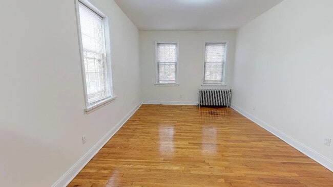 Building Photo - 55 Monroe Pl