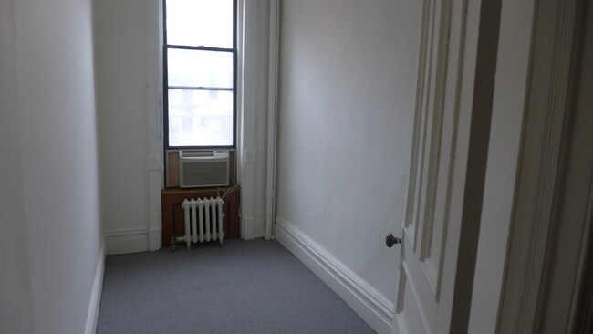 Building Photo - 436 15th St