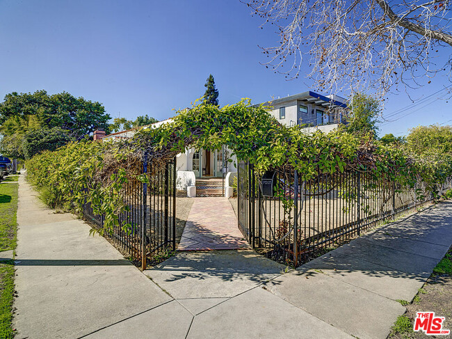 Building Photo - 1257 Preston Way