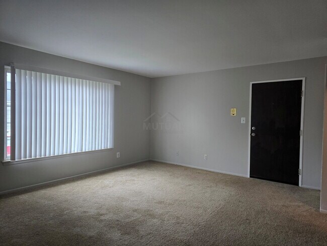 Building Photo - 25348 Shiawassee Cir