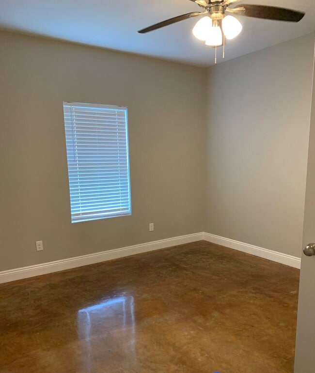 Building Photo - 6008 Nobie Lane #2 Duplex( First months re...