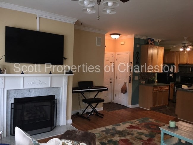 Building Photo - 503 S Elgin Ct