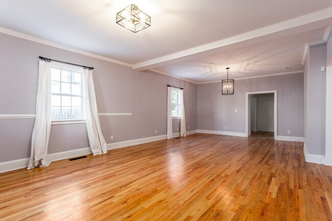 Building Photo - 83 Ormond St SE
