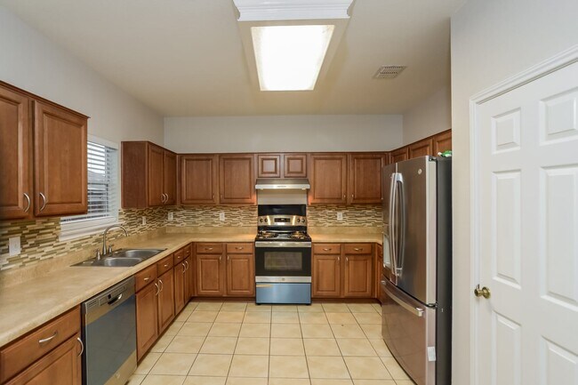 Building Photo - 15419 Soaring Mesa
