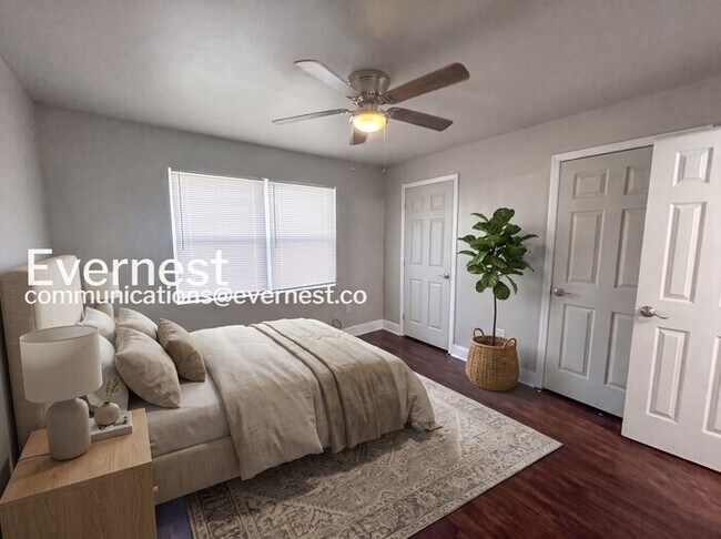 Foto del edificio - 969 Forest Ave