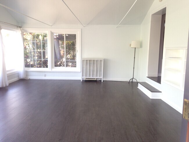 Building Photo - 2953 Park Center Dr
