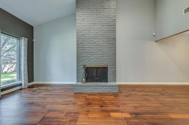 Building Photo - 8117 West Ct