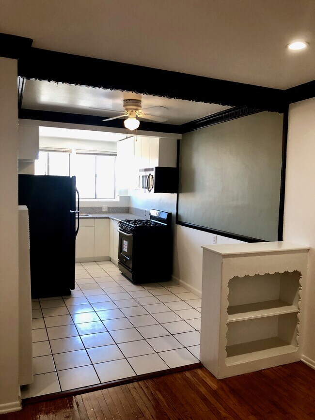 Building Photo - 9001 Monte Mar Dr