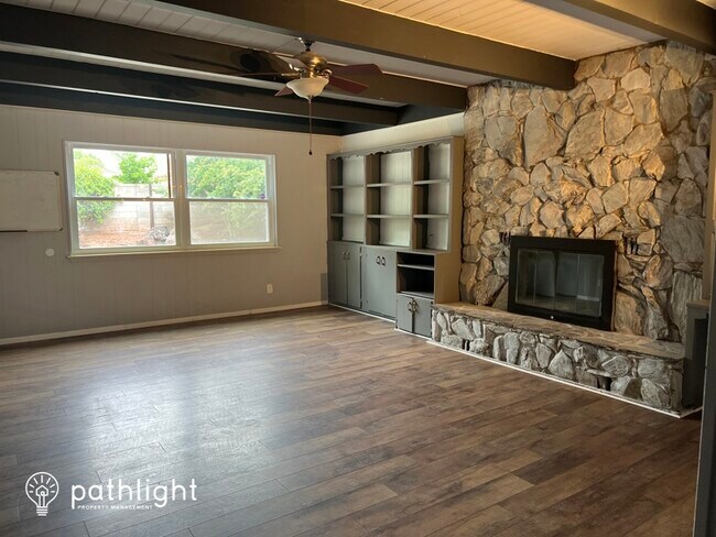 Foto del edificio - 8217 Northridge Ave NE