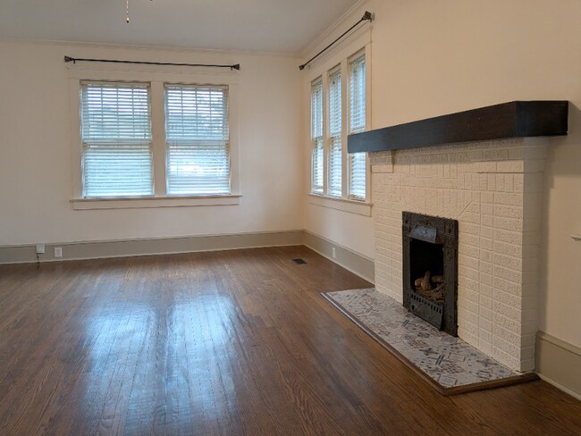 Foto del edificio - 401 S Franklin Dr